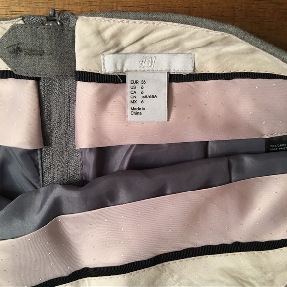 H&M light gray pencil skirt - Picture 2 of 3